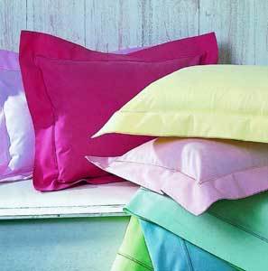 全球纺织网 彩色枕芯 产品展示 南通裕生生活用品
